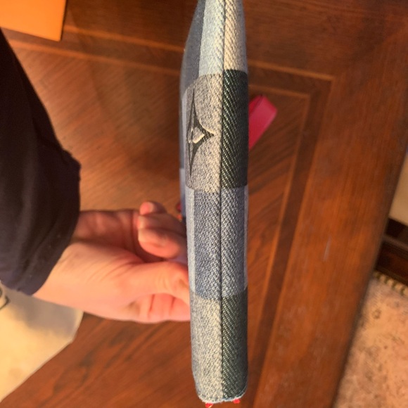 Louis Vuitton Monogram Patchwork Denim City Pouch - Picture 7 of 16